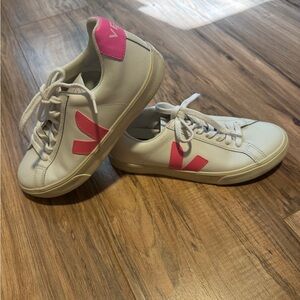 Veja White and Pink Casual Sneakers